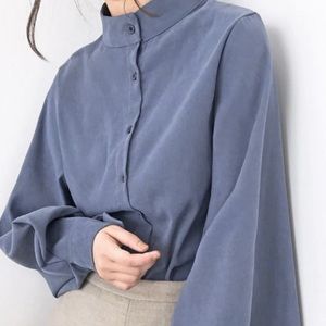 Mock neck long sleeve bishop shirt. Fábrica brand.